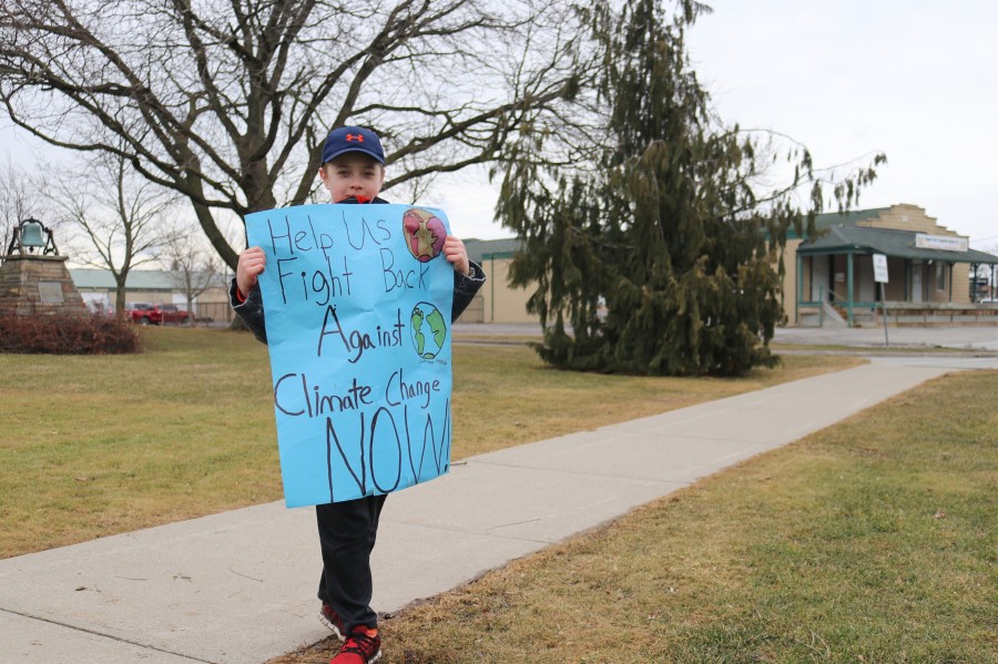 A 9-year old Nathan Lambert came to support his sisters, Kaitlyn and Morgan. (Dariya Baiguzhiyeva/Niagara Now)